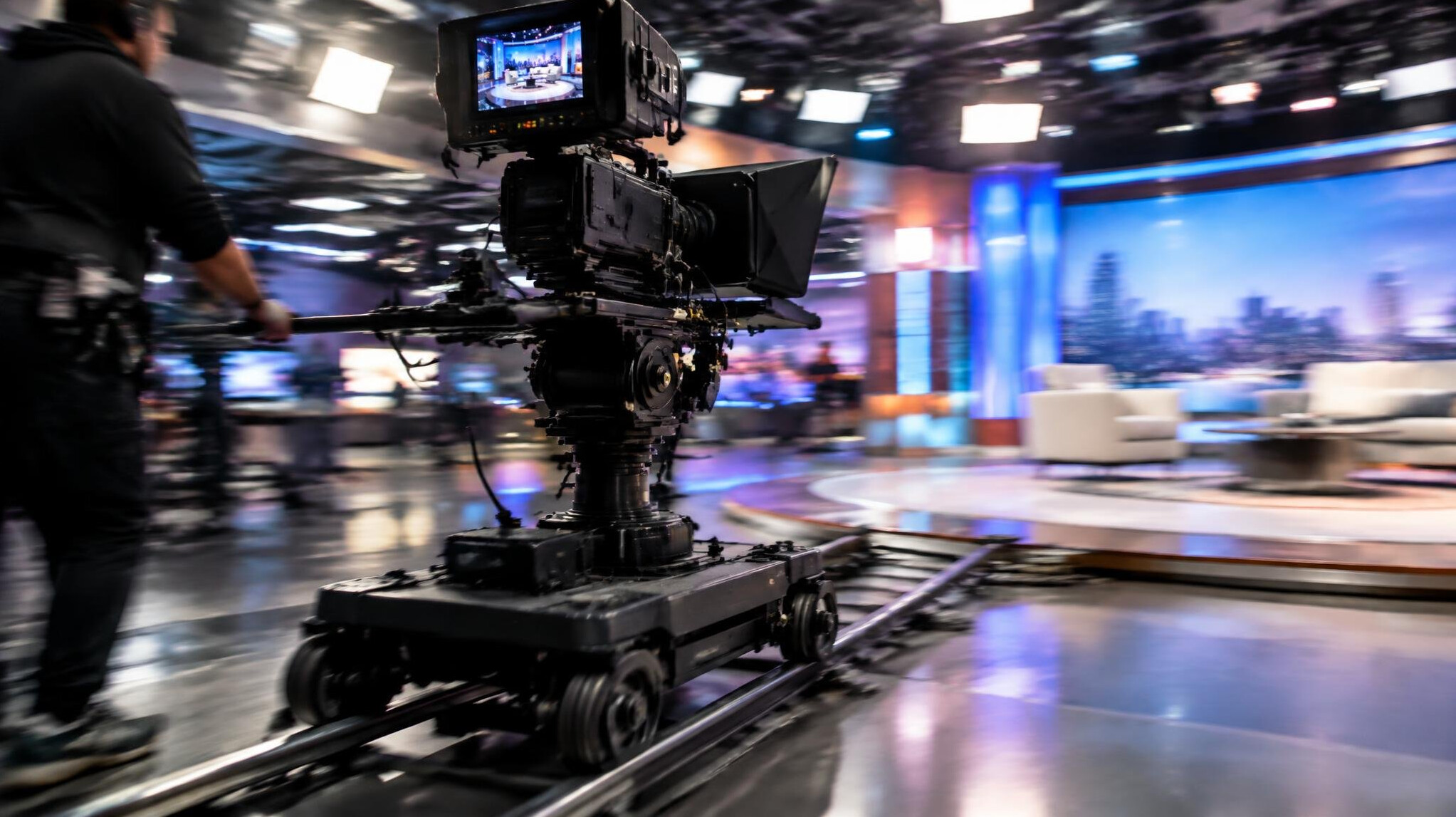 Broadcast camera in motion with dynamic motion blur